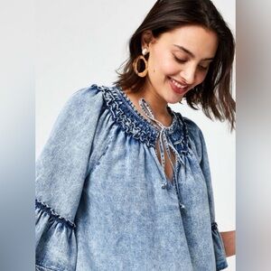FREE PEOPLE AINSLEY DENIM TOP tie NECK RUFFLE DETAIL INDIGO WASH SZ L boho